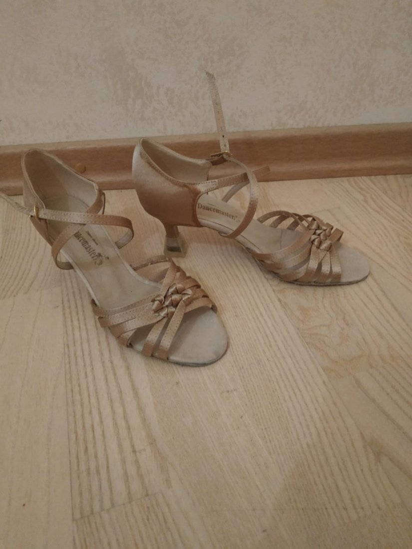 Продам туфли для танцев